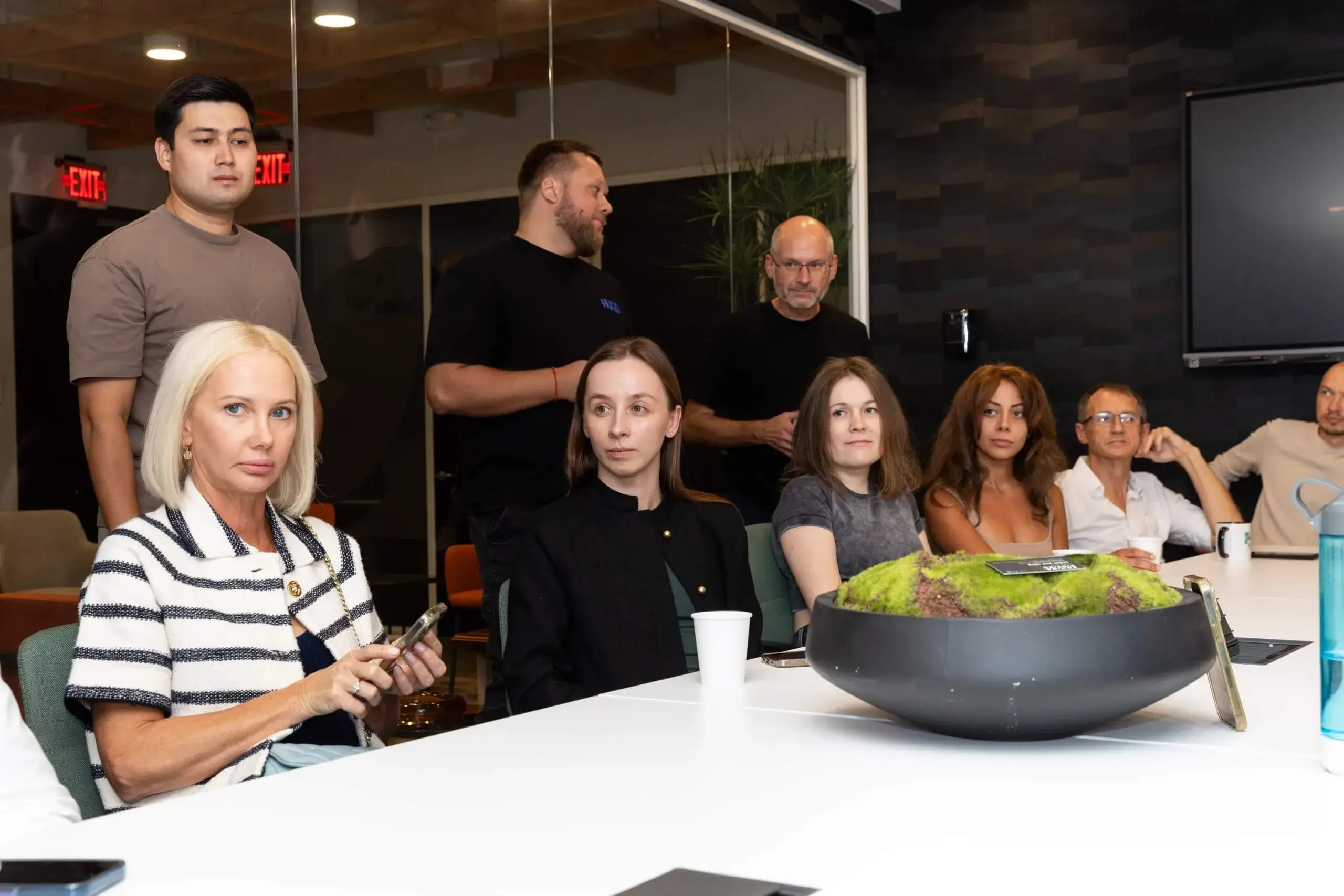 Immigrants in Miami come together in a club for mutual support. Photo: Irina Iksanova / provided by Andrey Stolbunov.